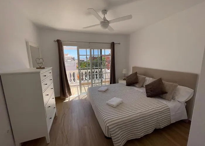 Apartman Gustamar 13 *